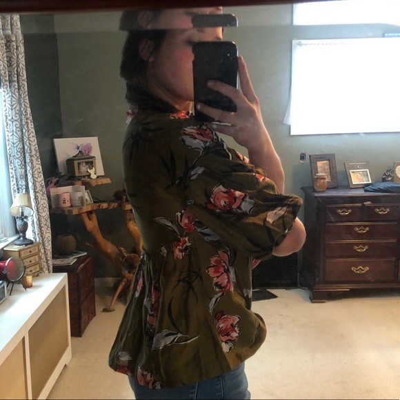 XS Vineet Bahl floral button down - Picture 5 of 9